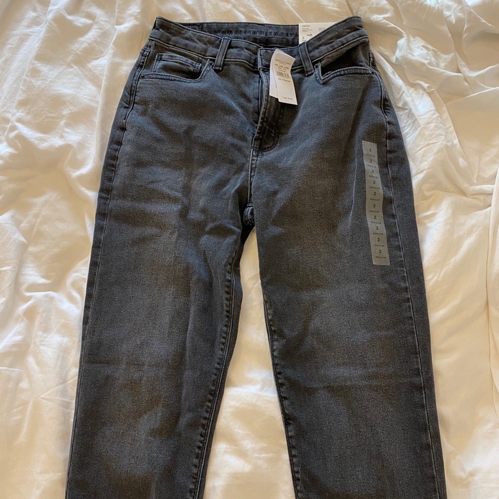AE BLACK MOM JEAN